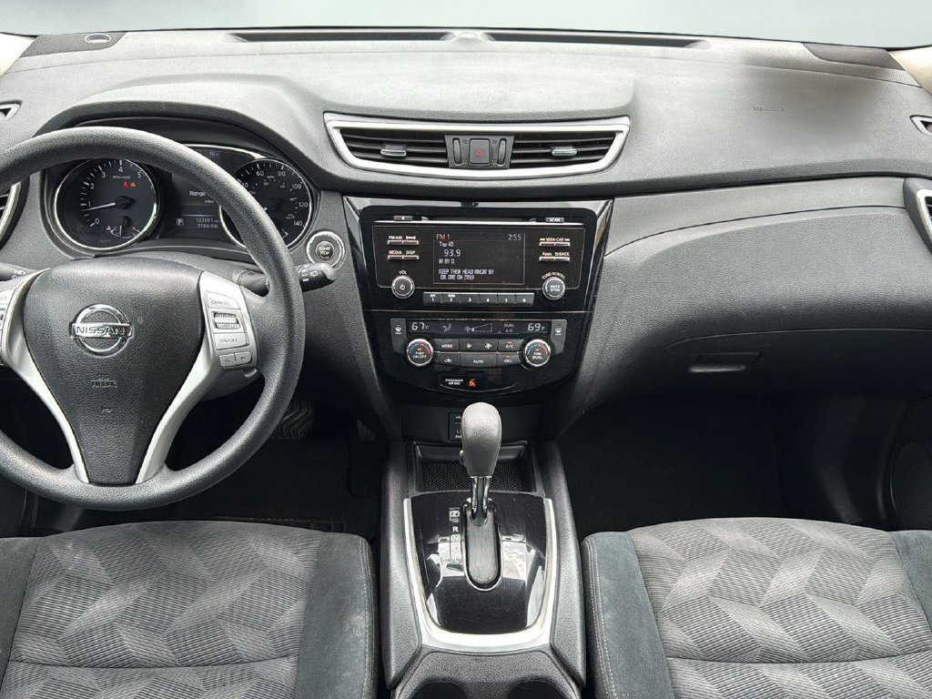 Used 2015 Nissan Rogue SV w/ SV Moonroof Package AWD/4WD image 21