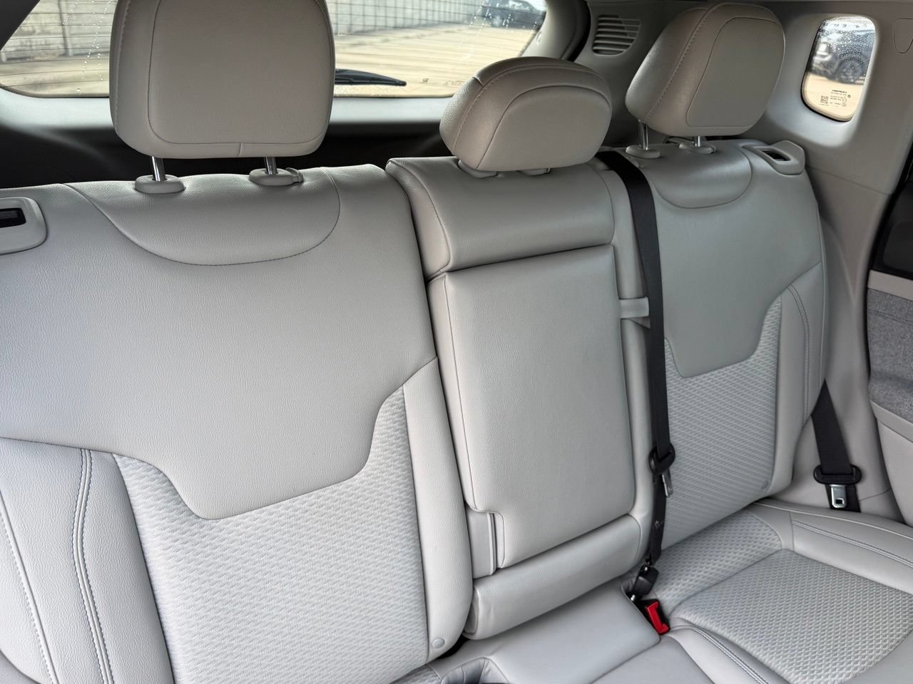 Used 2022 Jeep Compass Latitude w/ Sun and Sound Group FWD image 35