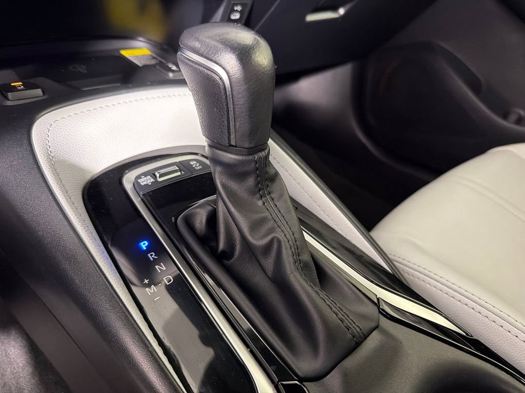 Used 2025 Toyota Corolla XSE image 31