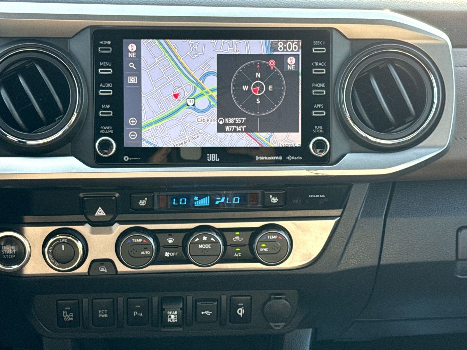 Used 2021 Toyota Tacoma Limited AWD/4WD image 20