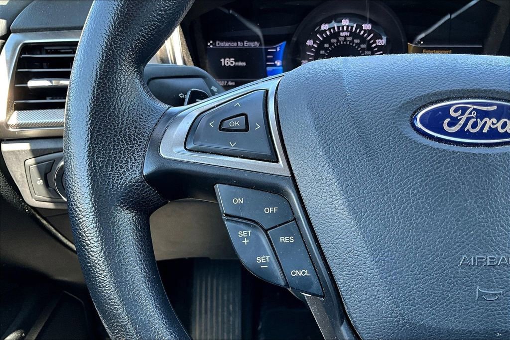Used 2017 Ford Fusion SE w/ Fusion SE Technology Package FWD image 10