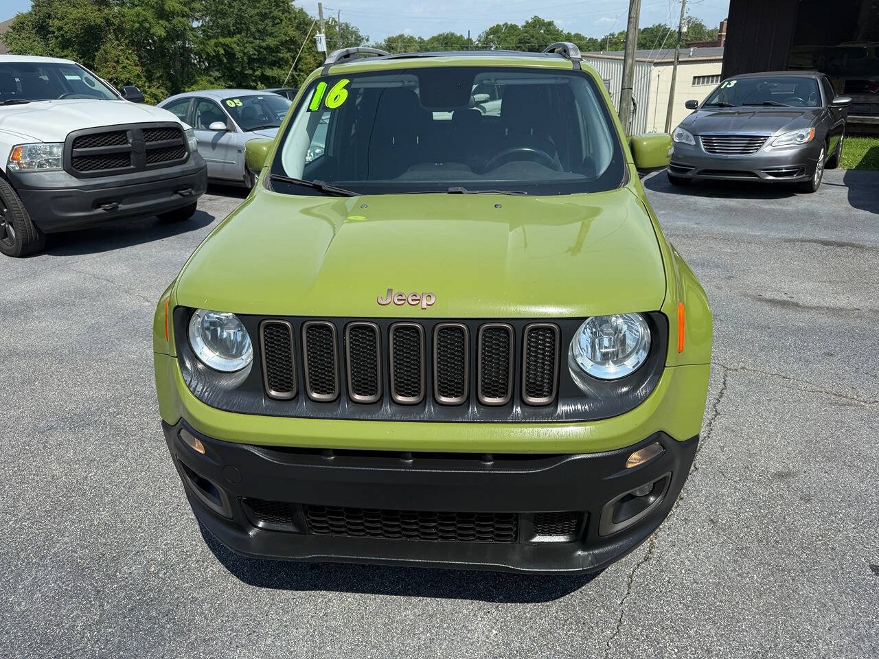 Used 2016 Jeep Renegade 75th Anniversary FWD image 8