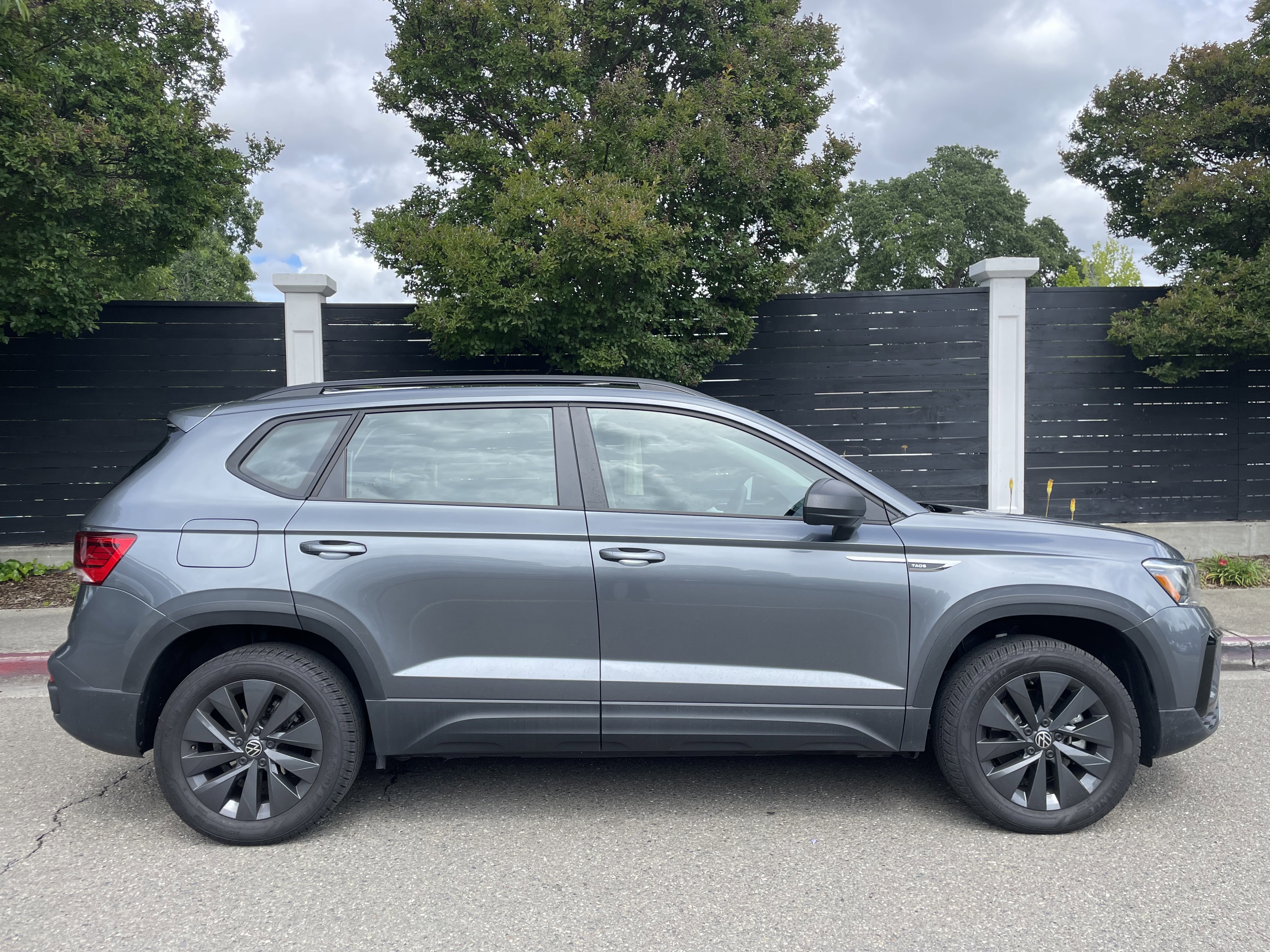 Used 2024 Volkswagen Taos S FWD image 4