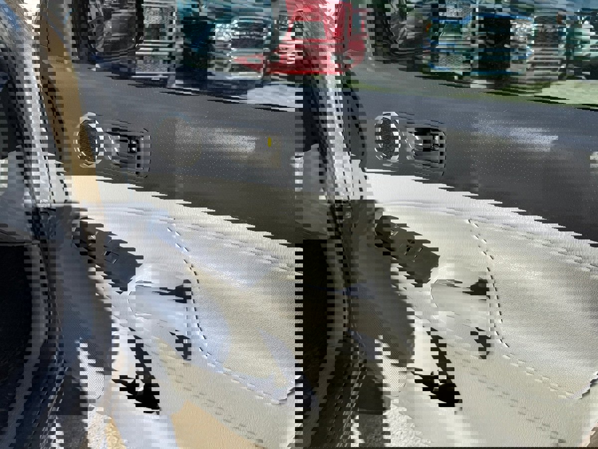 Used 2013 Toyota Tacoma PreRunner w/ SR5 Pkg image 15