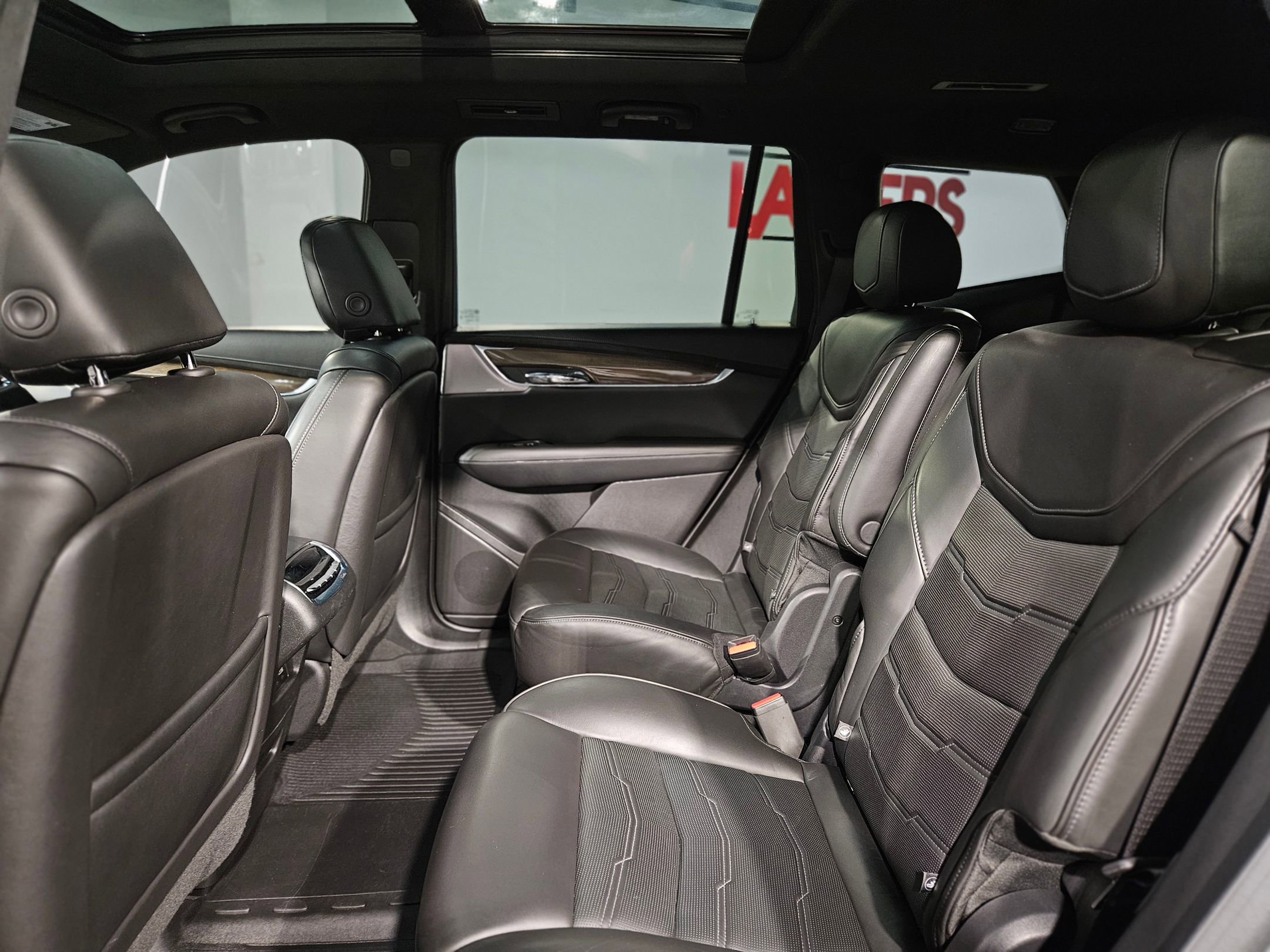 Used 2020 Cadillac XT6 Sport w/ Platinum Package image 38