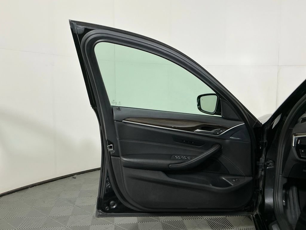 Used 2018 BMW 540i RWD image 19