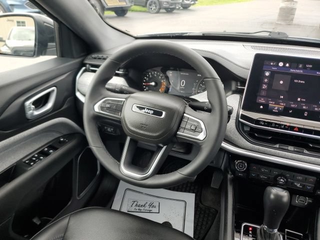 Used 2023 Jeep Compass Latitude w/ Convenience Group AWD/4WD image 17