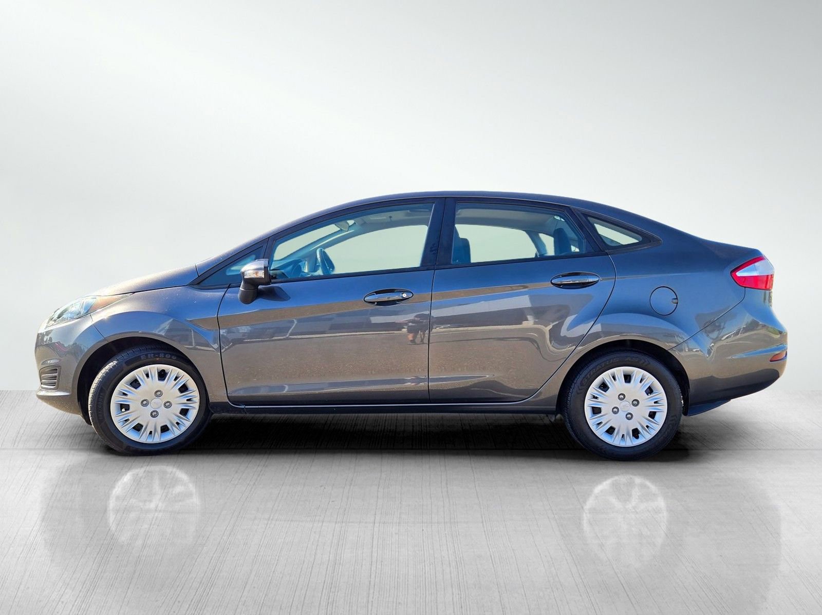 Used 2015 Ford Fiesta SE FWD image 10