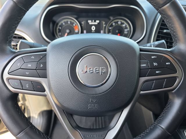 Used 2019 Jeep Cherokee Latitude Plus w/ Comfort/Convenience Group FWD image 31