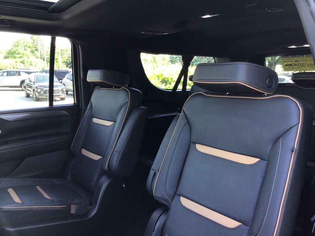 Used 2023 GMC Yukon XL AT4 w/ AT4 Premium Plus Package AWD/4WD image 35