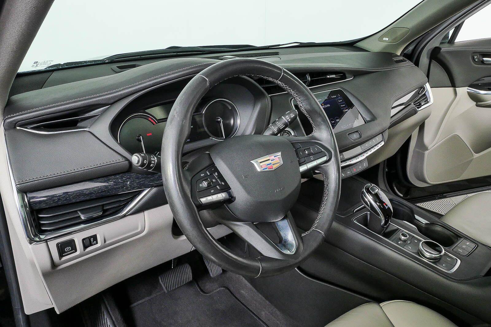 Certified 2023 Cadillac XT4 Premium Luxury w/ Cold Weather Package AWD/4WD image 4