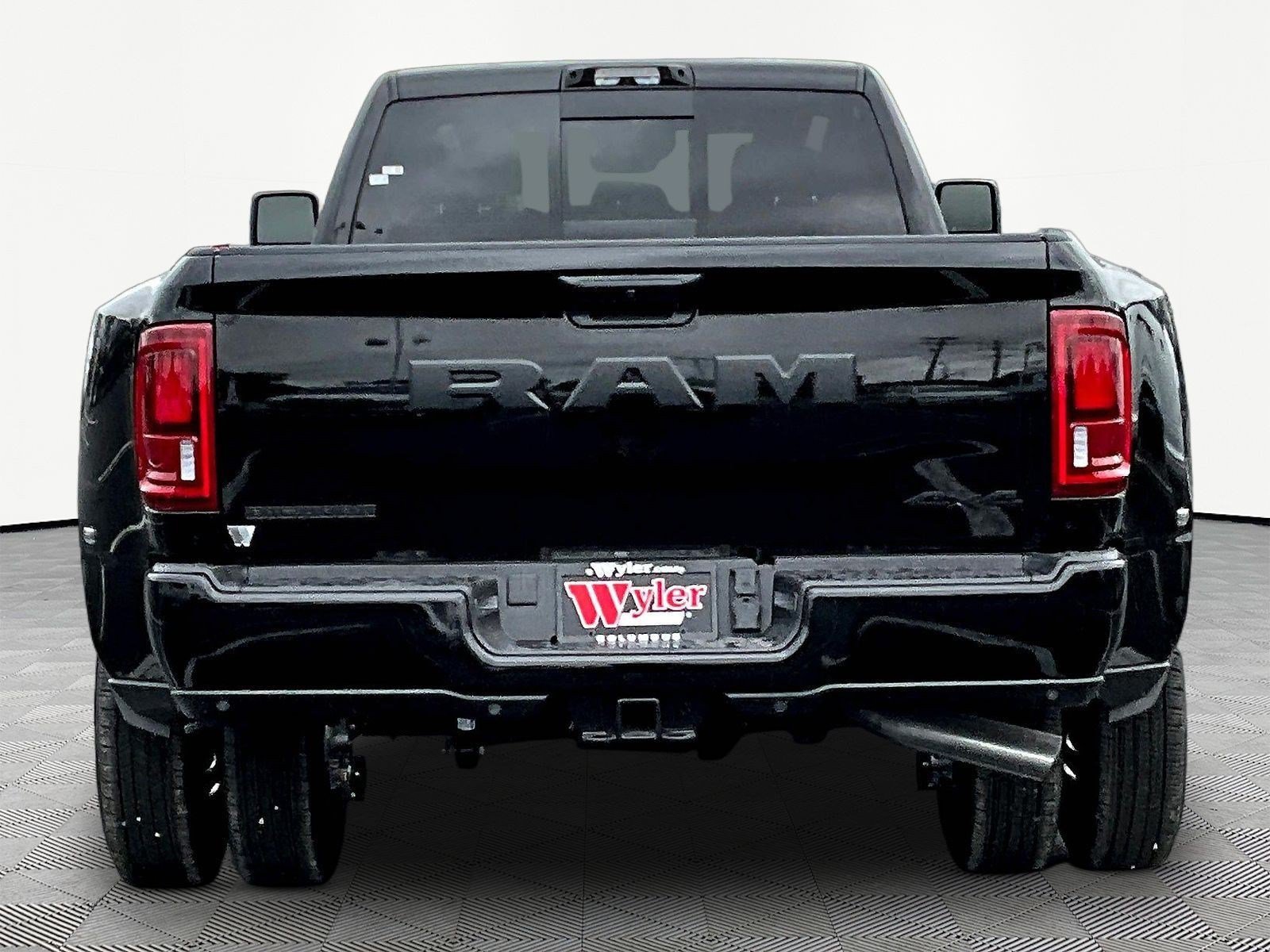 New 2027 RAM 3500 Big Horn AWD/4WD image 5