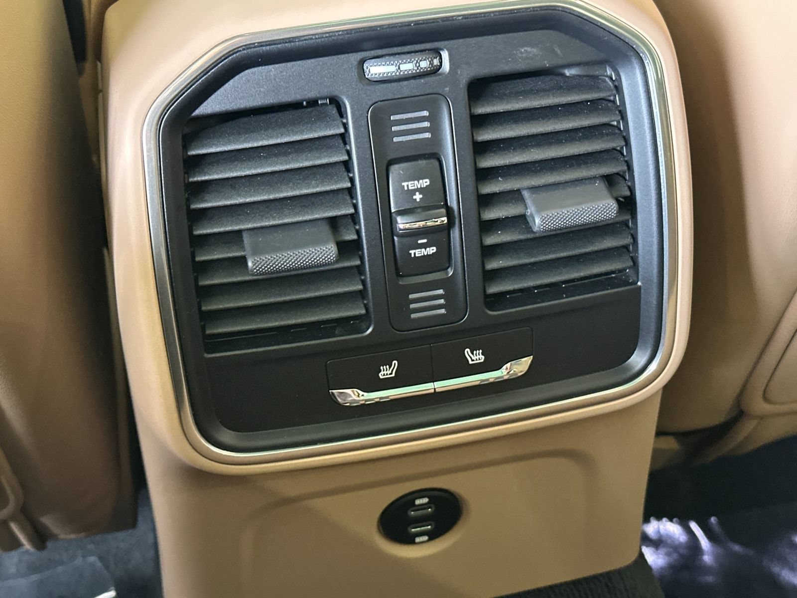 Certified 2023 Porsche Macan AWD/4WD image 15