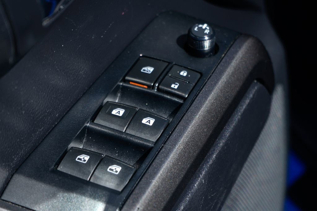 Used 2020 Toyota Tacoma TRD Off-Road w/ Technology Package AWD/4WD image 15
