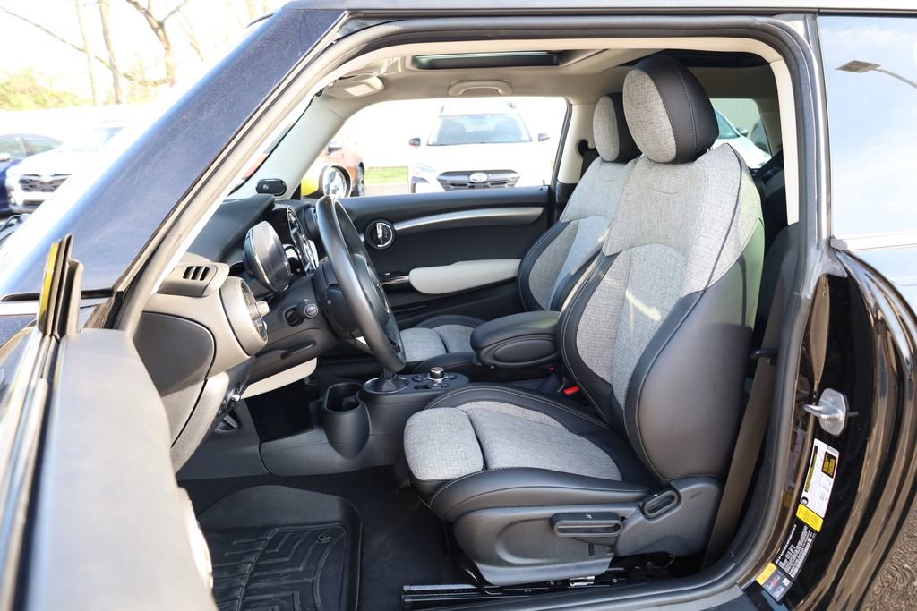 Used 2020 MINI Cooper SE w/ 6.5" Touchscreen Package image 10