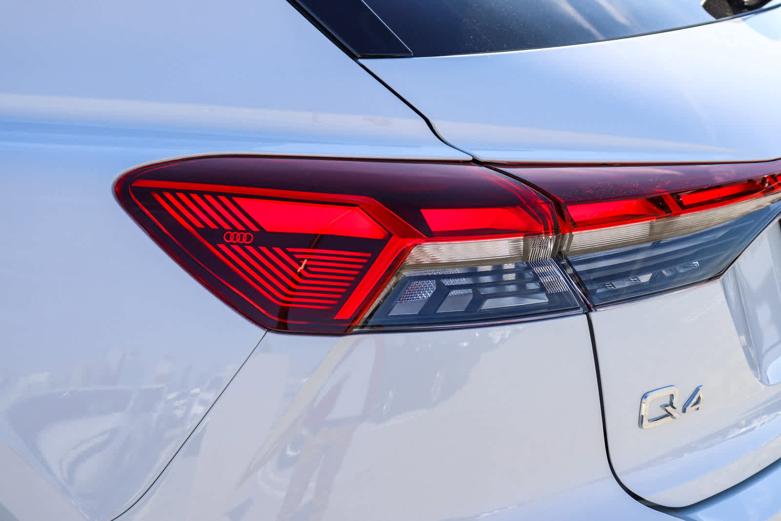 Used 2023 Audi Q4 e-tron Prestige image 12