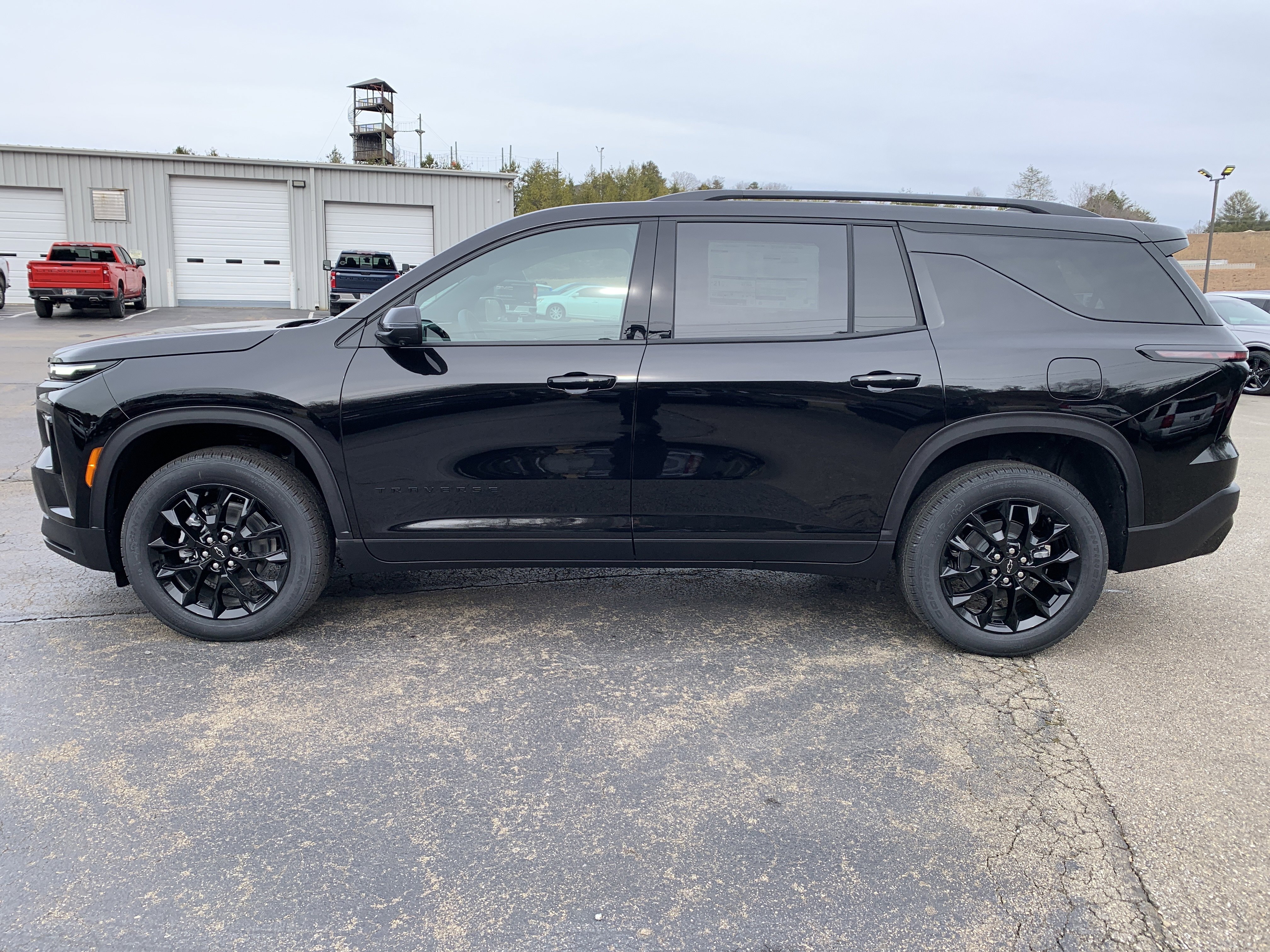 New 2026 Chevrolet Traverse LT w/ Midnight/Sport Edition image 4