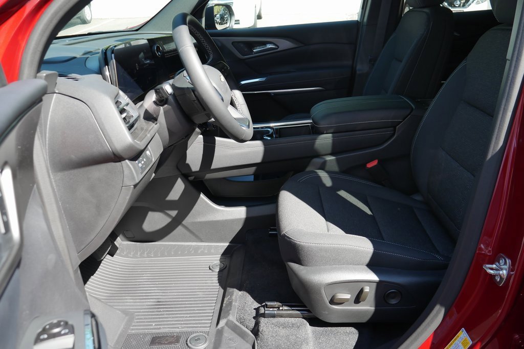 New 2026 Chevrolet Traverse LT w/ LPO, Floor Liner Package image 8
