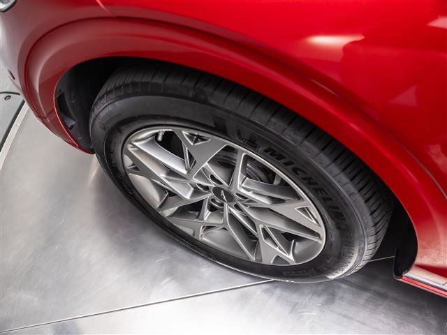 Used 2023 Genesis GV70 2.5T w/ Advanced Package image 12