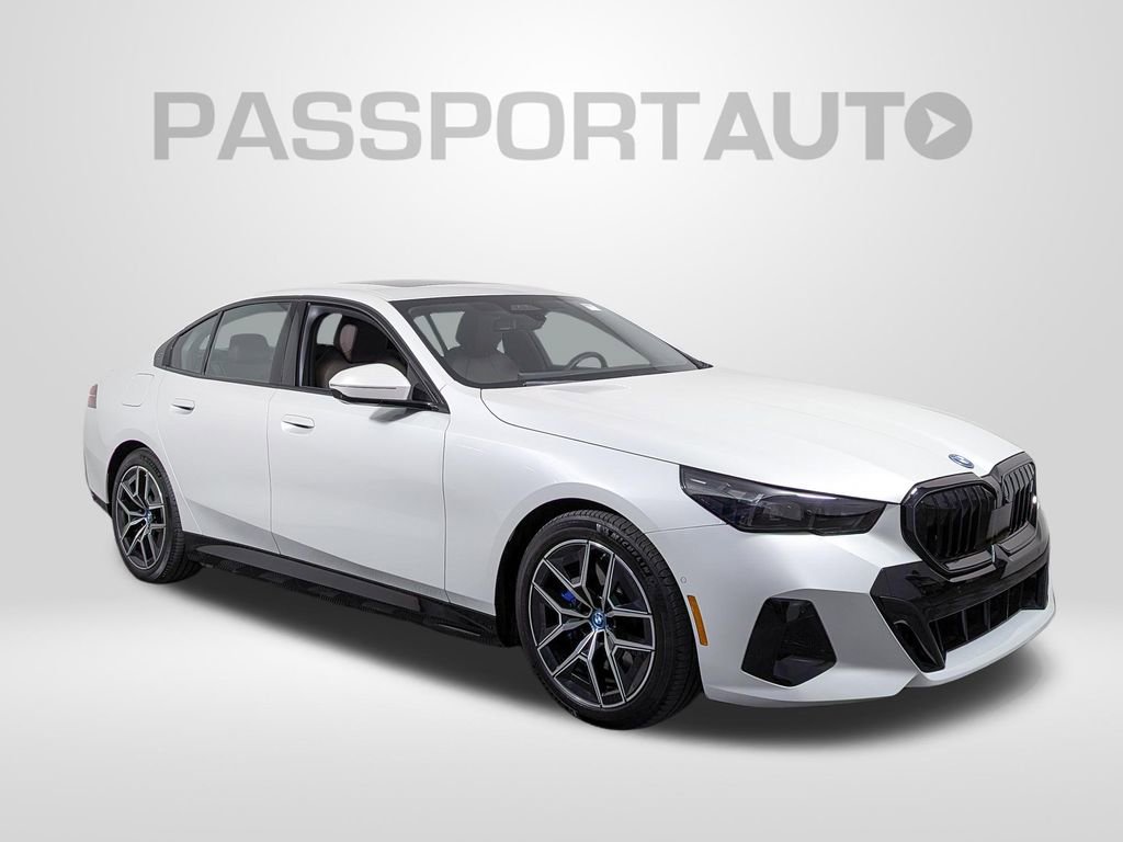 Used 2025 BMW i5 xDrive40 w/ M Sport Package AWD/4WD image 9