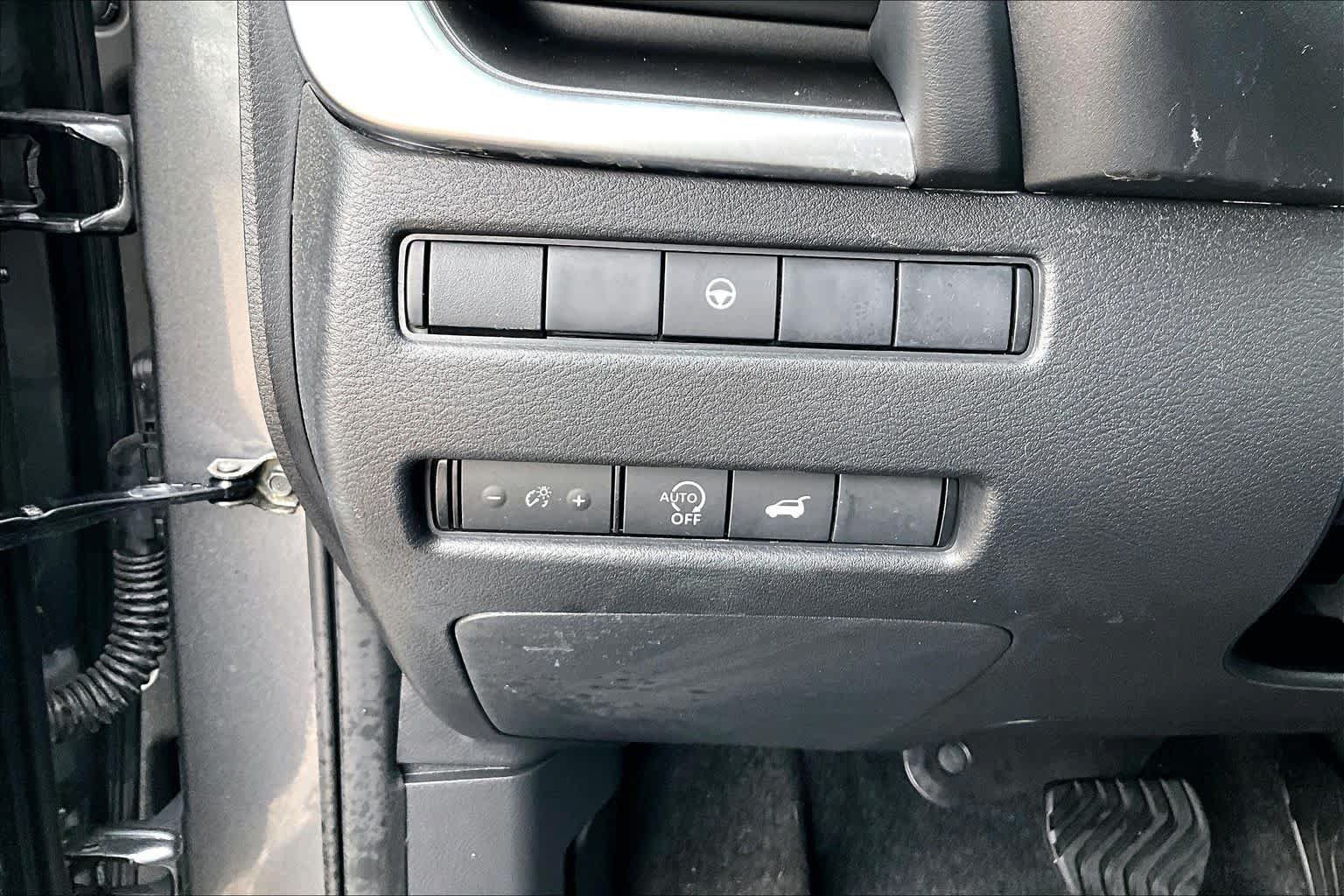 Certified 2026 Nissan Rogue SV FWD image 36