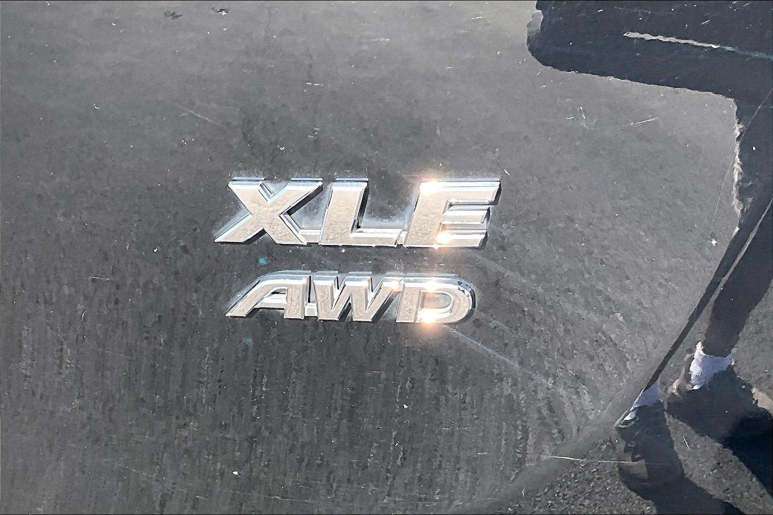 Used 2017 Toyota RAV4 XLE AWD/4WD image 8