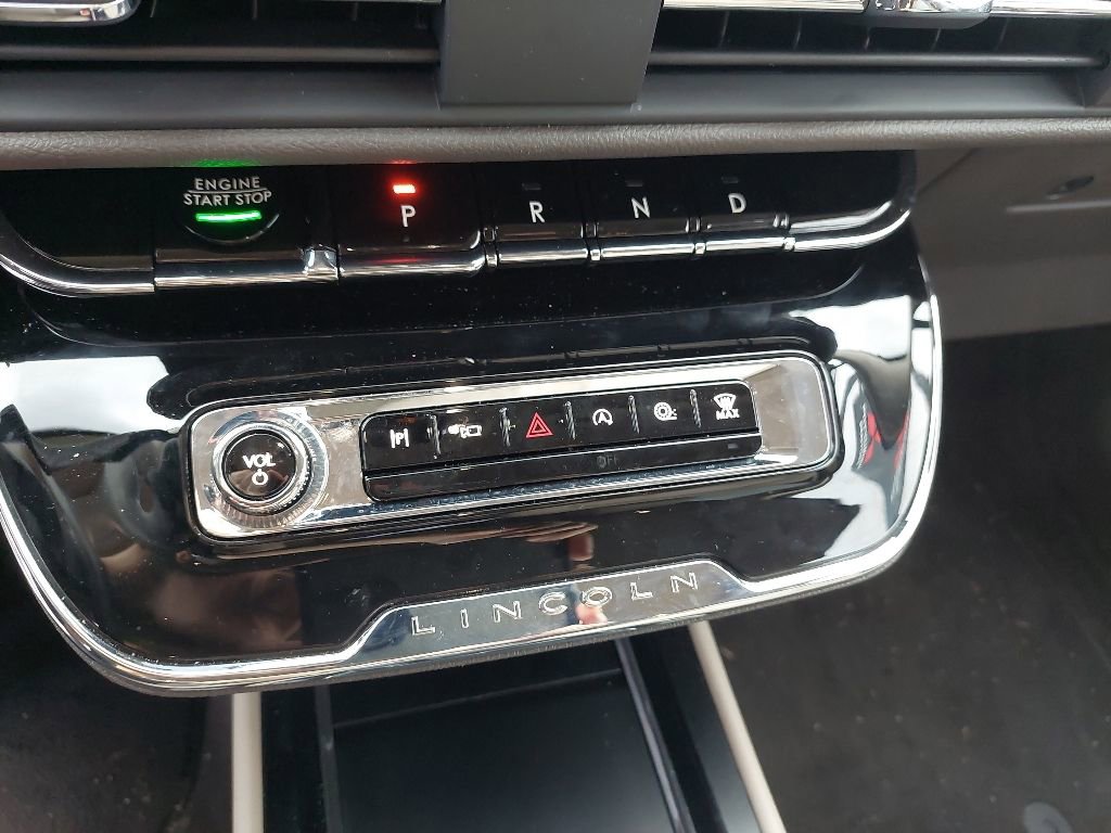 Used 2024 Lincoln Corsair FWD image 8