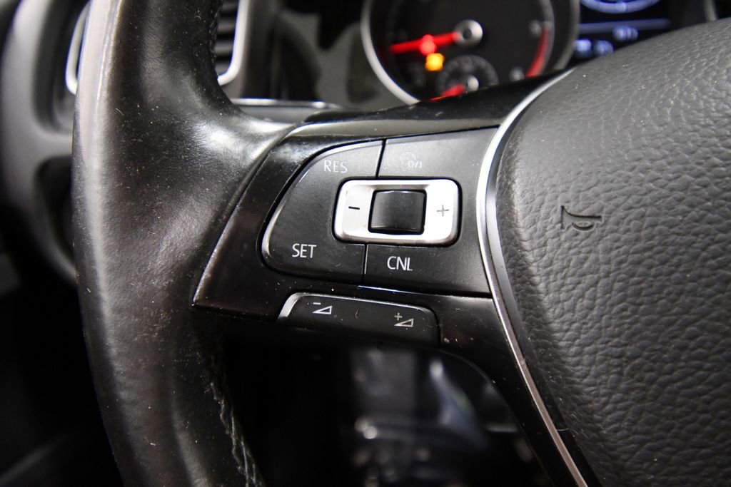 Used 2015 Volkswagen Golf TDI SEL FWD image 21