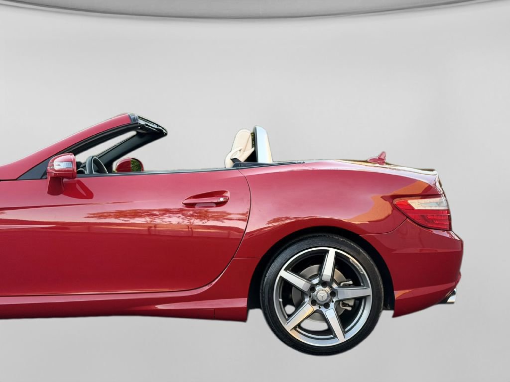 Used 2015 Mercedes-Benz SLK 350 image 23