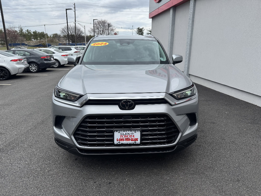 Used 2024 Toyota Grand Highlander XLE image 3