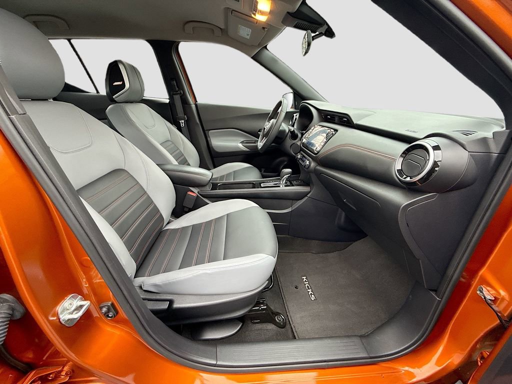 Used 2023 Nissan Kicks SR w/ SR Premium Package image 27
