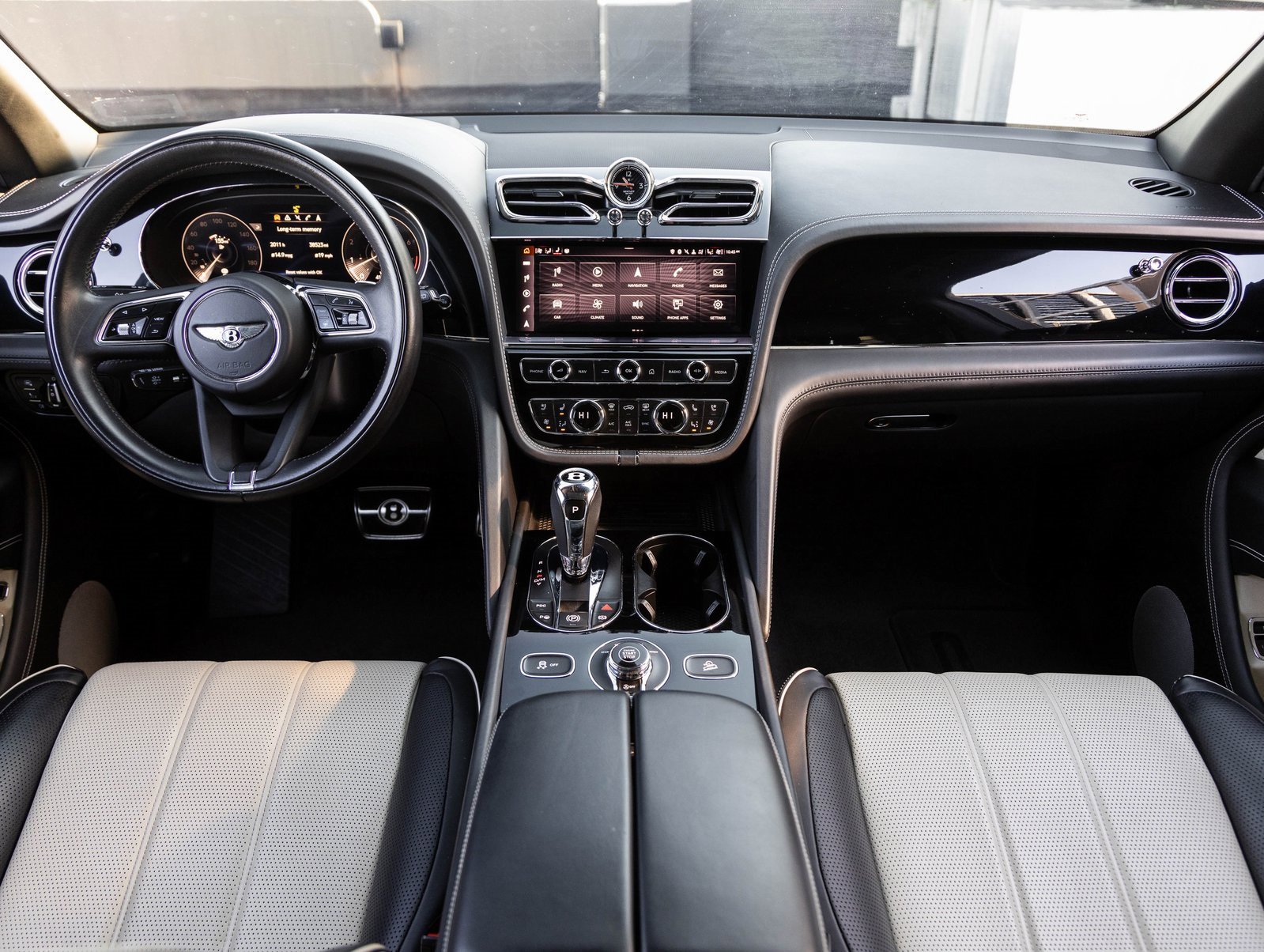 Used 2021 Bentley Bentayga image 12