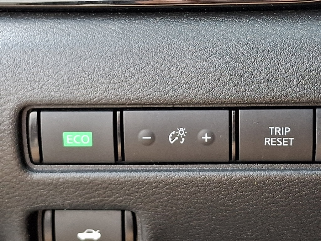 Used 2025 Nissan Sentra SV w/ All-Weather Package FWD image 24