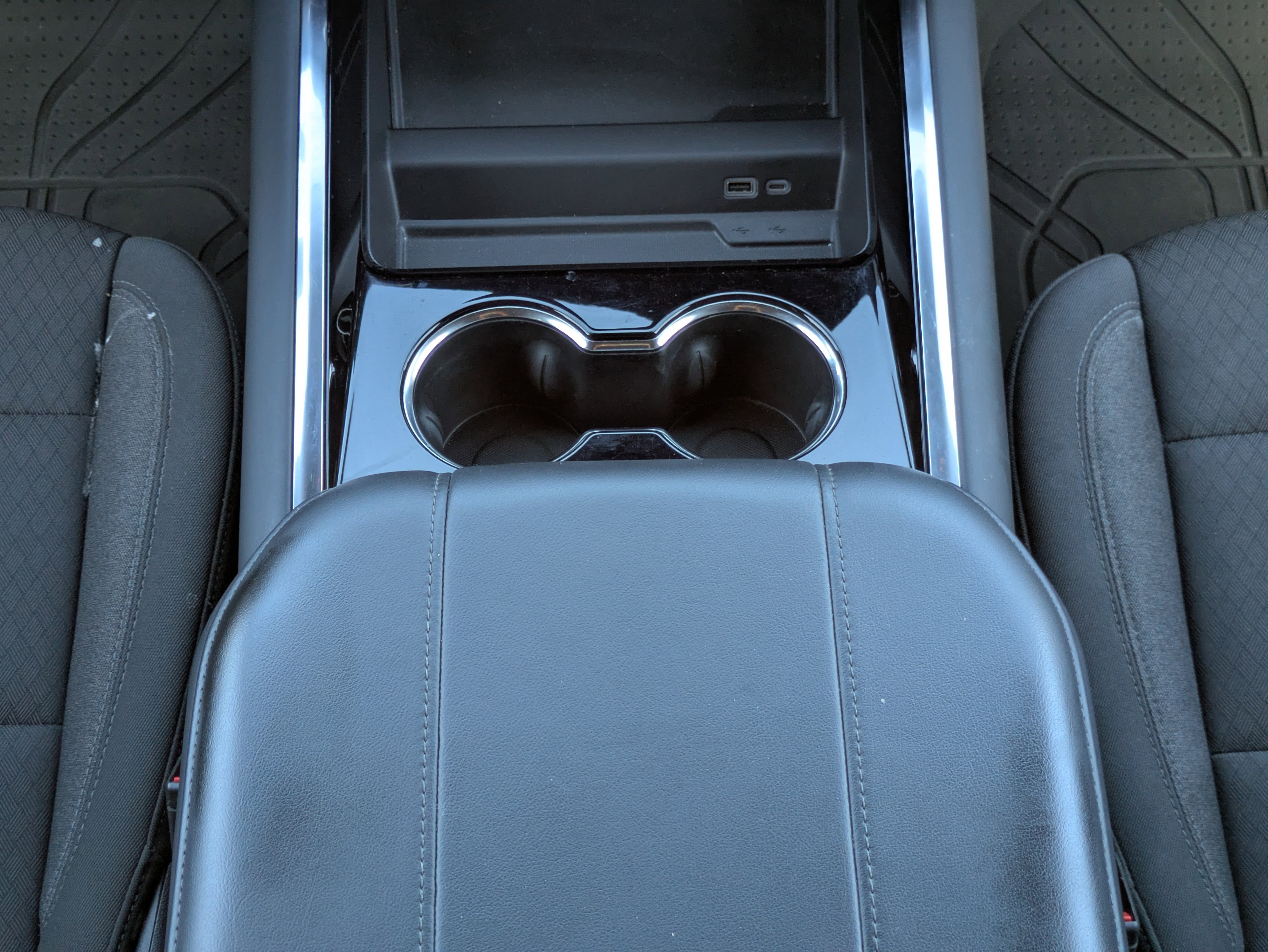 Used 2025 Chevrolet Suburban LS image 10