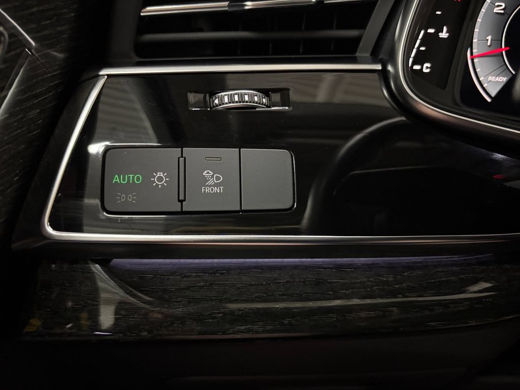 Used 2022 Audi Q7 3.0T Premium AWD/4WD image 32