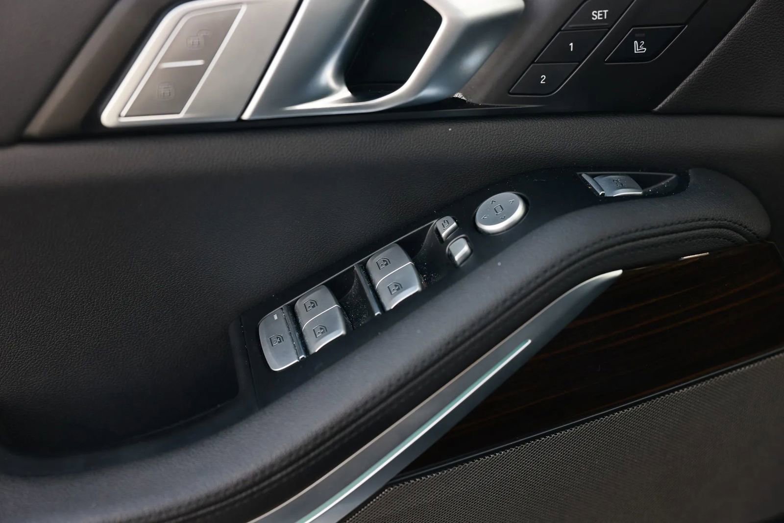 Used 2020 BMW X7 xDrive40i w/ Cold Weather Package image 59