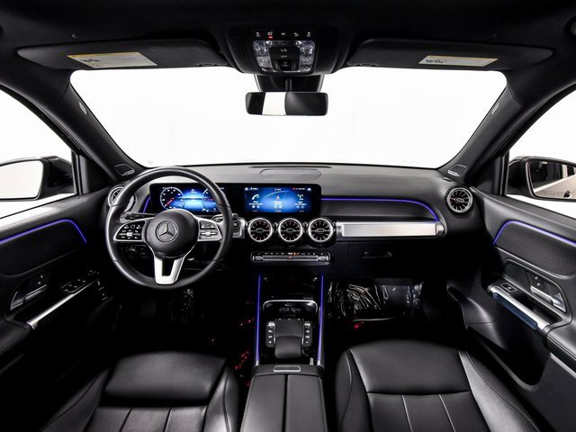 Used 2022 Mercedes-Benz EQB 300 4MATIC image 3