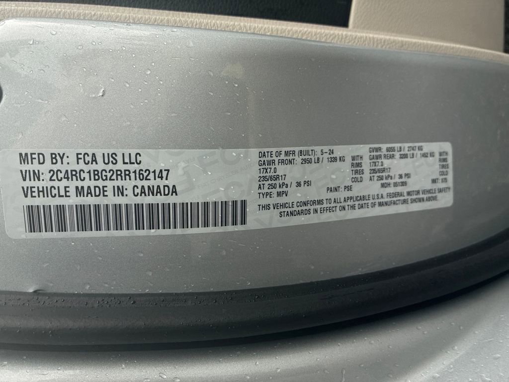 Used 2024 Chrysler Pacifica Touring-L image 29