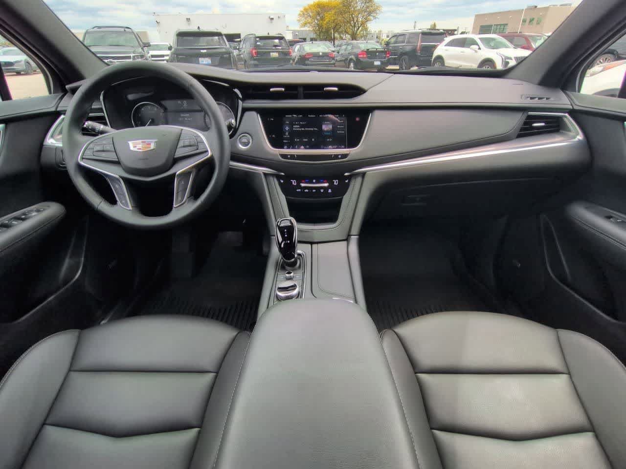 Used 2025 Cadillac XT5 Luxury w/ LPO, Floor Liner Package AWD/4WD image 15
