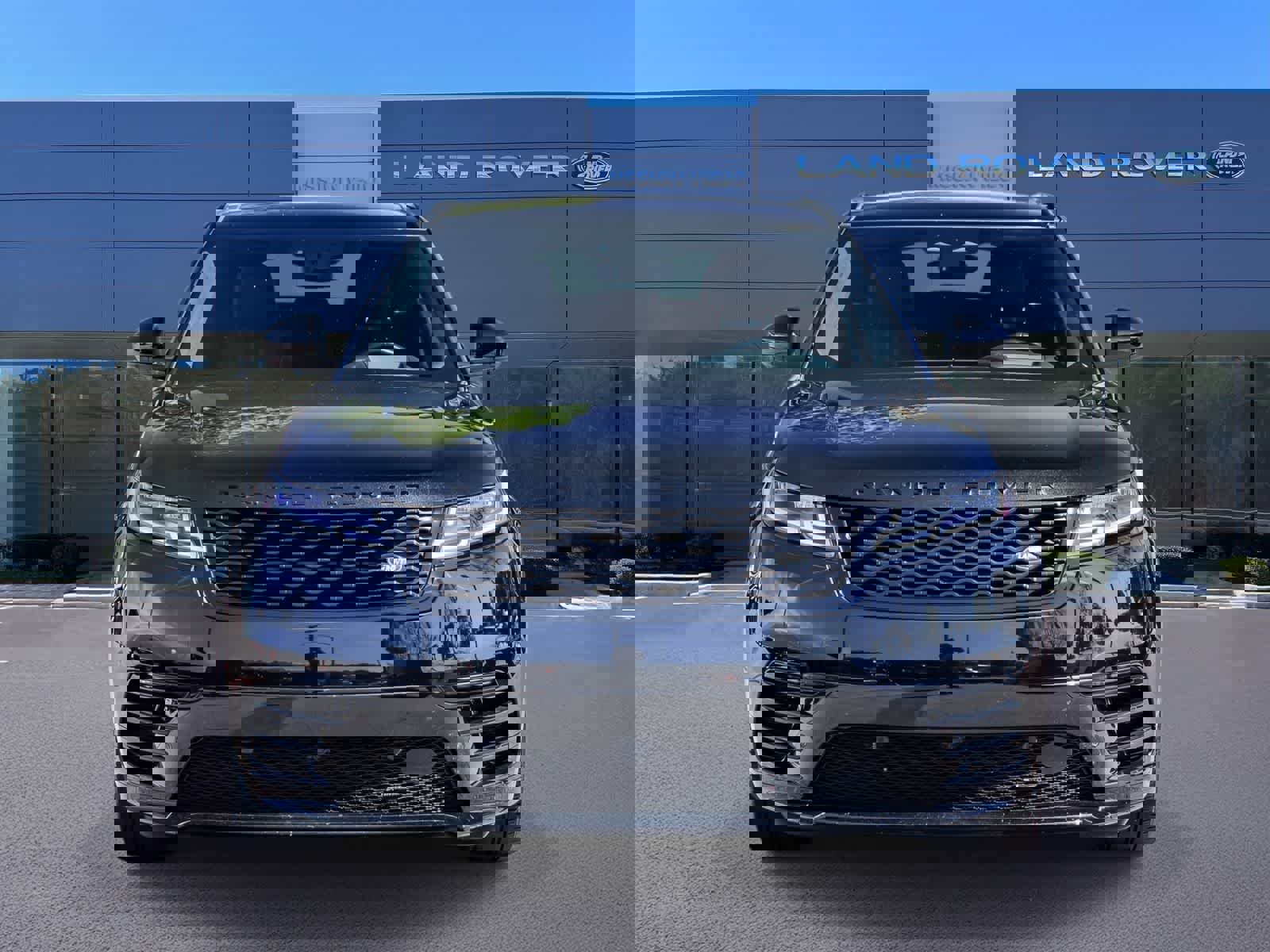 Used 2023 Land Rover Range Rover Velar HST image 2