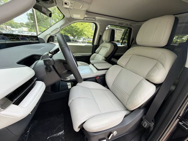 New 2026 Lincoln Navigator Reserve AWD/4WD image 11