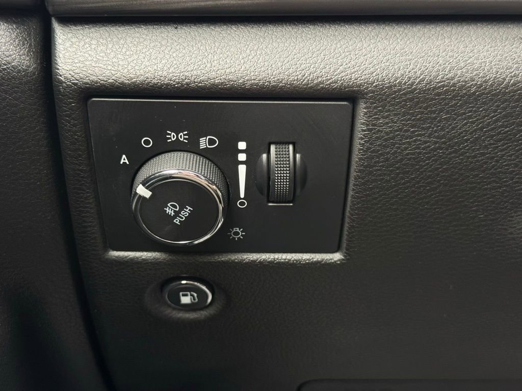 Used 2022 Jeep Grand Cherokee Laredo X image 25