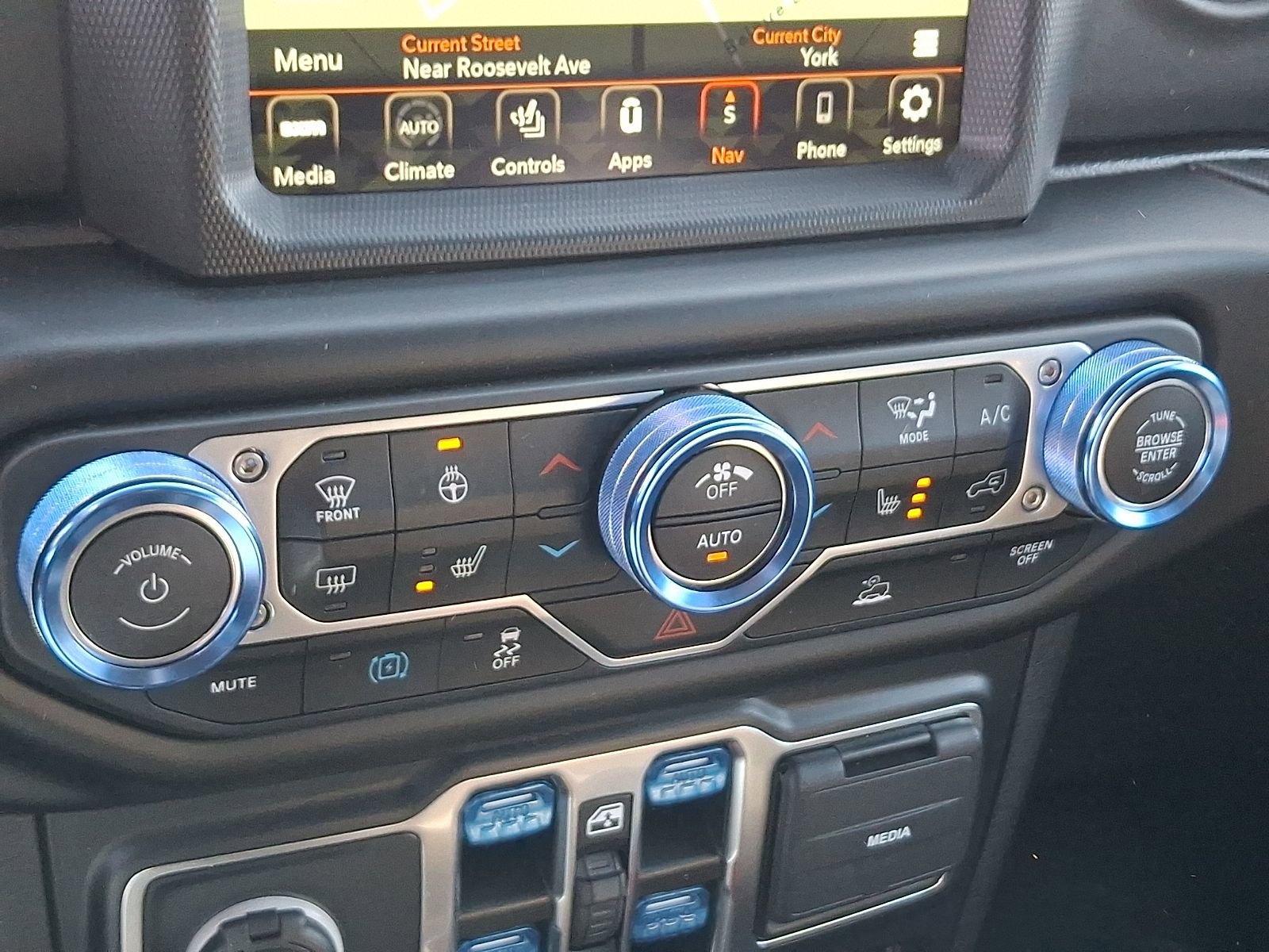 Used 2021 Jeep Wrangler Unlimited Rubicon 4xe w/ Cold Weather Group image 16