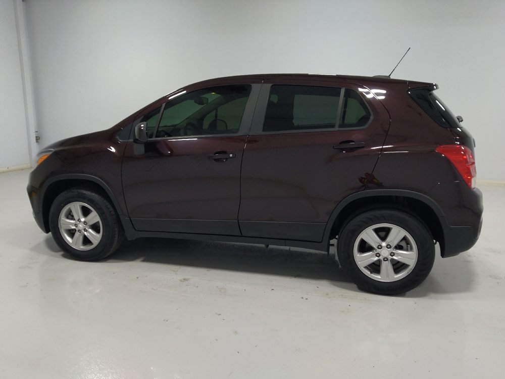 Used 2021 Chevrolet Trax LS w/ Tint and Cruise Package image 3