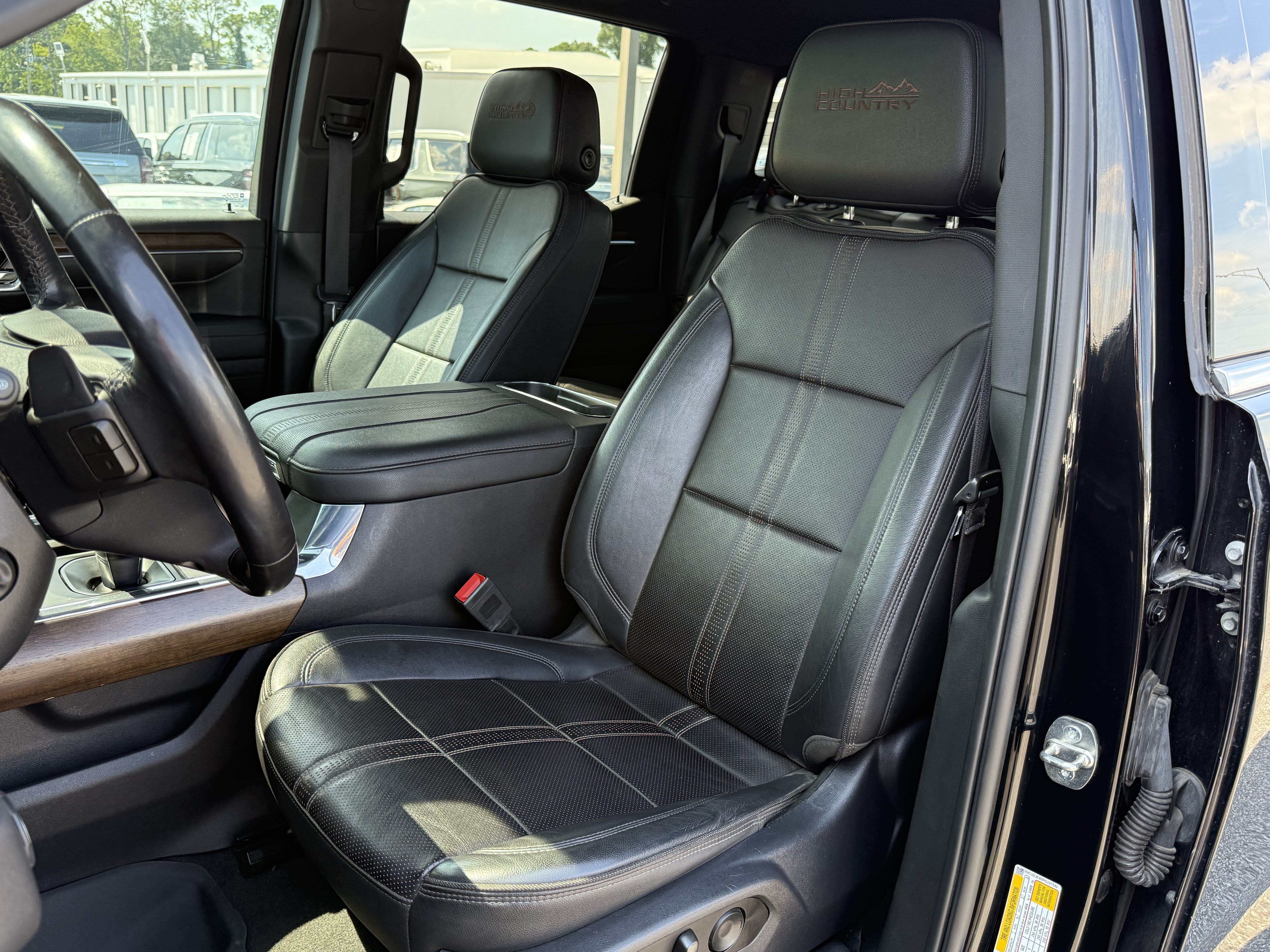 Used 2023 Chevrolet Silverado 1500 High Country w/ High Country Premium Package AWD/4WD image 16