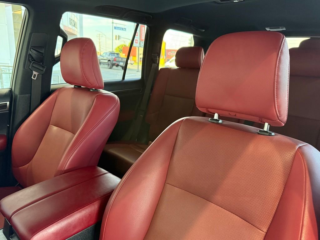 Used 2023 Lexus GX 460 Premium w/ Premium Package image 21