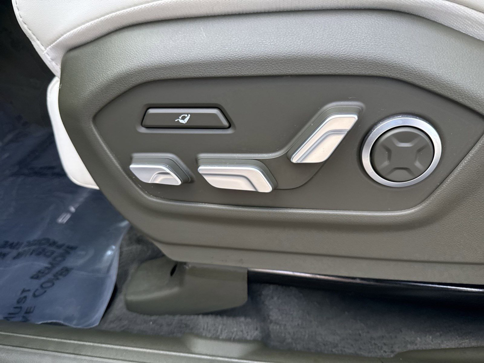 Used 2025 Hyundai Santa Fe Calligraphy image 13