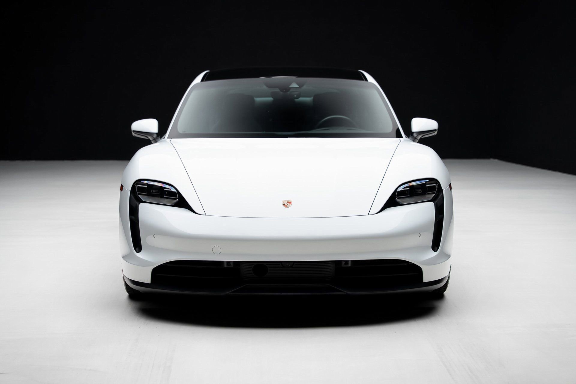 Used 2022 Porsche Taycan image 6