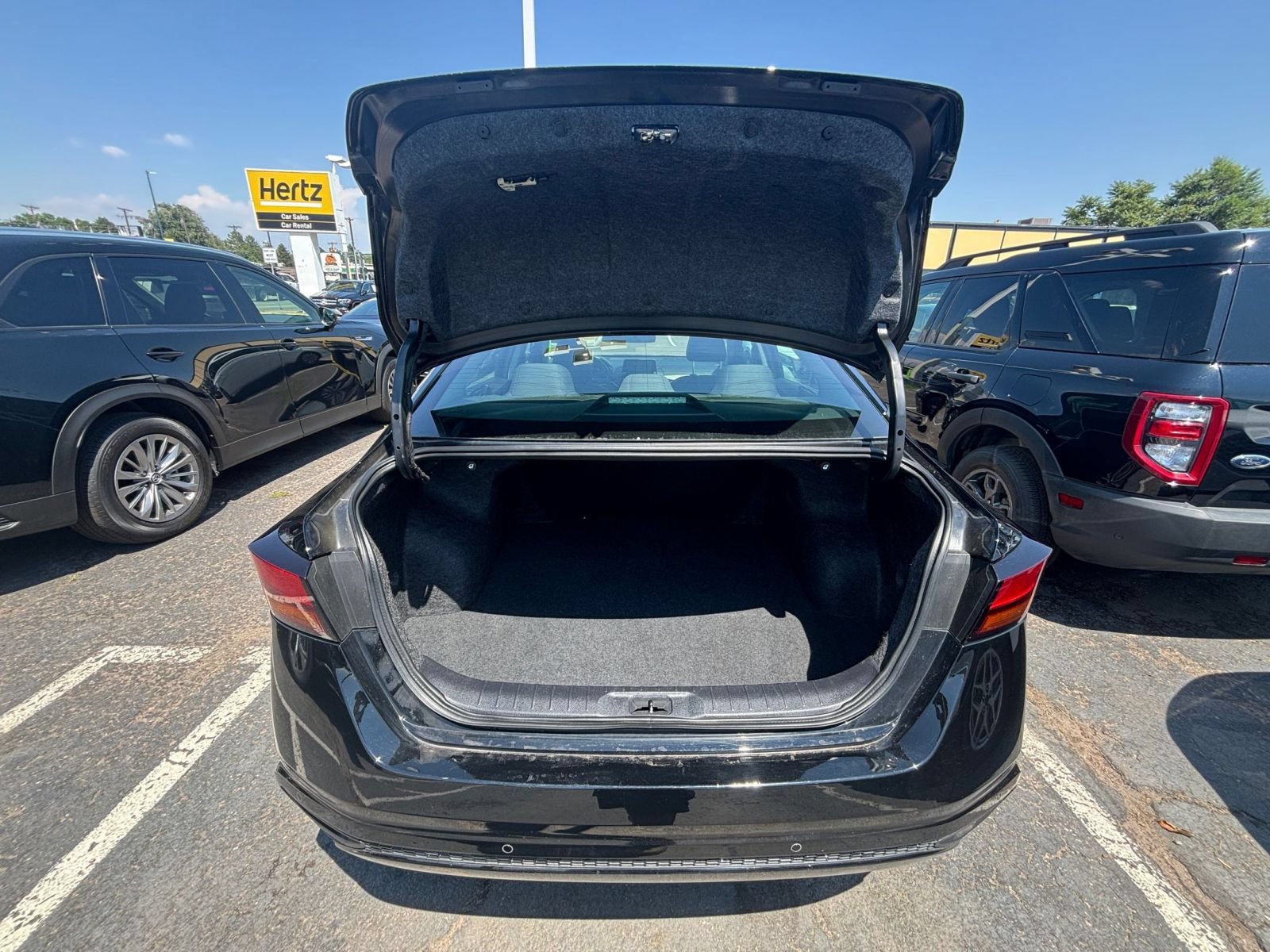 Used 2025 Nissan Altima 2.5 SV FWD image 29
