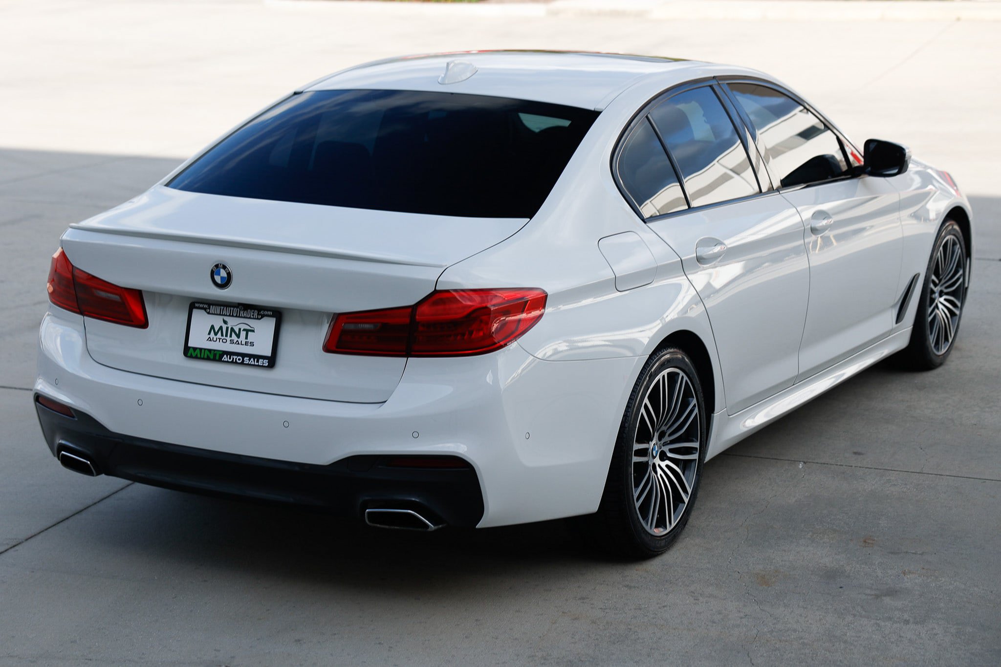 Used 2019 BMW 540i xDrive w/ M Sport Package AWD/4WD image 15